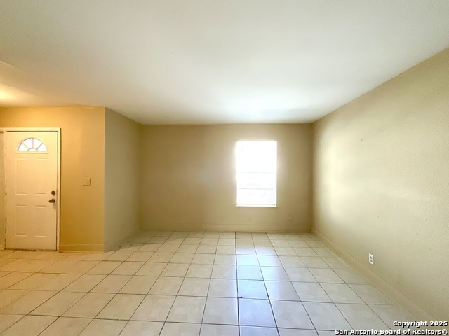 Image 3 of 23 For 7042 Glen Mist