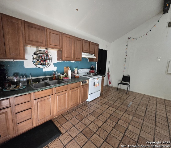 Image 14 of 21 For 1806 Santa Anna St