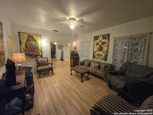 Image 3 of 21 For 1806 Santa Anna St