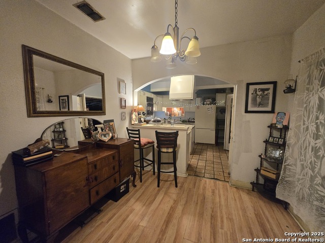 Image 4 of 21 For 1806 Santa Anna St