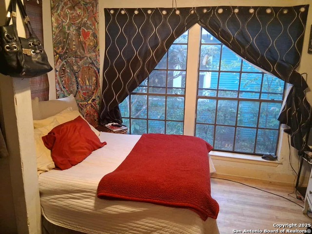 Image 9 of 21 For 1806 Santa Anna St