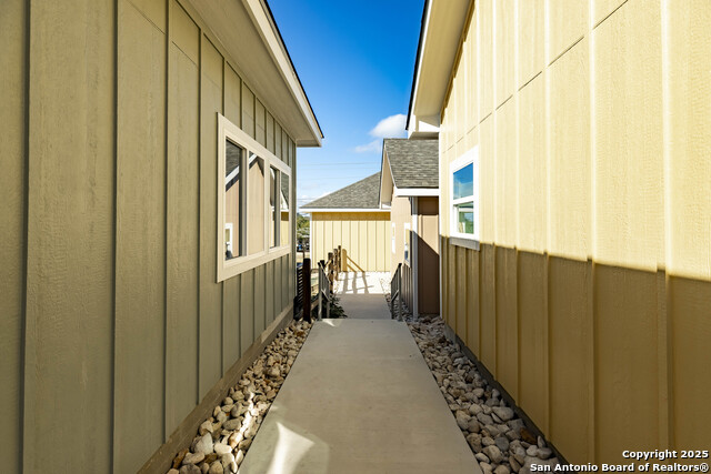 Image 2 of 30 For 705 Fifth  B