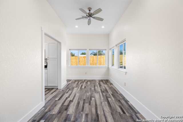 Image 25 of 30 For 705 Fifth  B