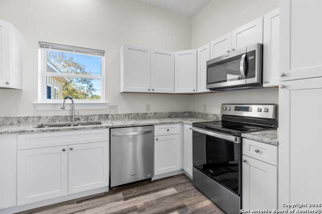 Image 27 of 30 For 705 Fifth  B