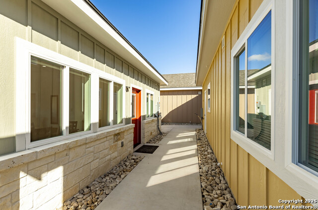 Image 3 of 30 For 705 Fifth  B