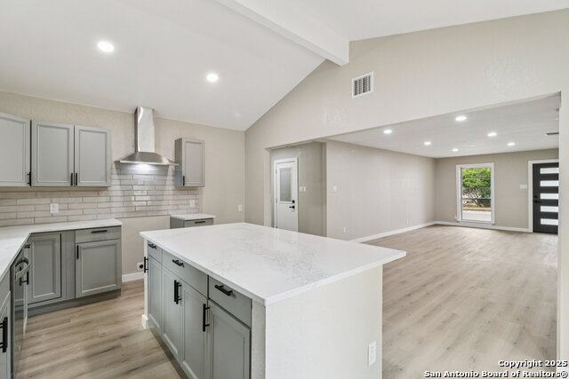 Image 10 of 38 For 318 Trafalgar