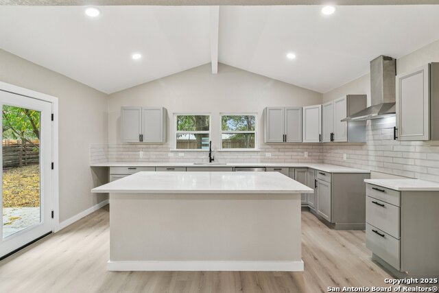 Image 13 of 38 For 318 Trafalgar