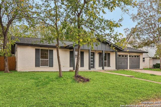 Image 3 of 38 For 318 Trafalgar