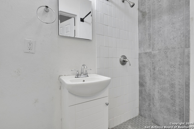 Image 6 of 11 For 618 Atlanta St 1