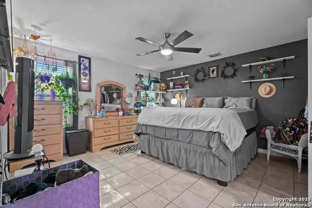 Image 12 of 24 For 11134 Charismatic