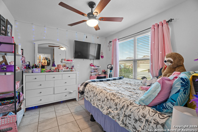 Image 17 of 24 For 11134 Charismatic