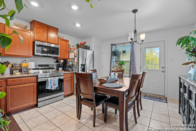 Image 7 of 24 For 11134 Charismatic