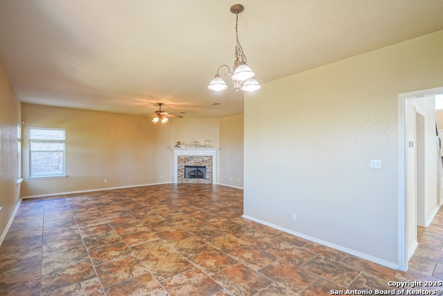 Listing photo id 14 for 21111 Encino Ash