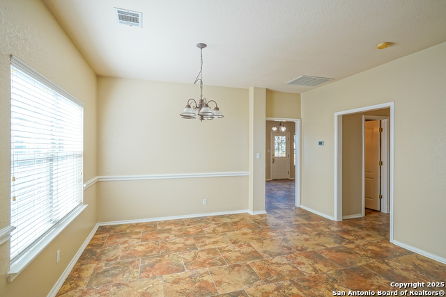 Listing photo id 6 for 21111 Encino Ash