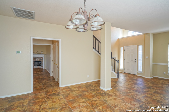 Listing photo id 7 for 21111 Encino Ash