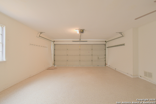 Image 20 of 47 For 12605 Moss Hollow