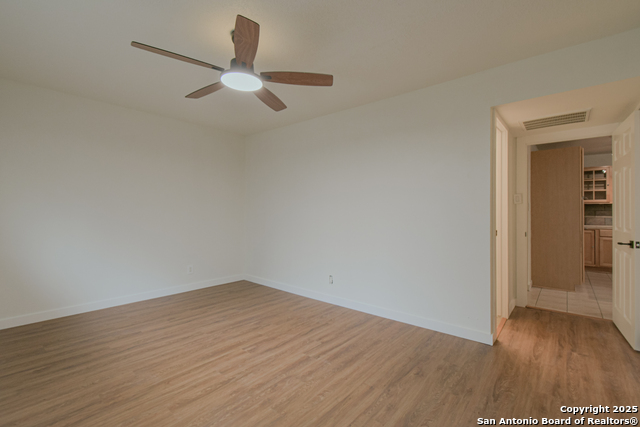 Image 22 of 47 For 12605 Moss Hollow