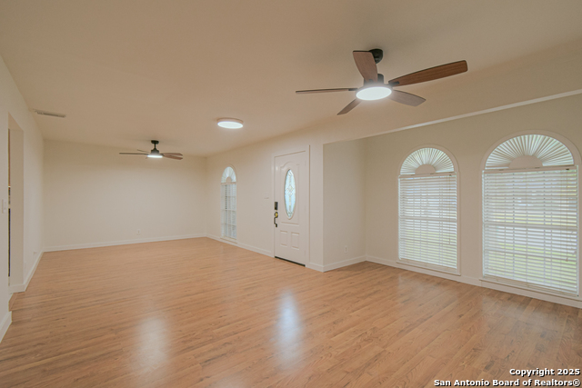 Image 27 of 47 For 12605 Moss Hollow