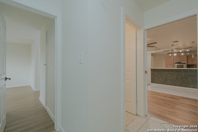 Image 29 of 47 For 12605 Moss Hollow