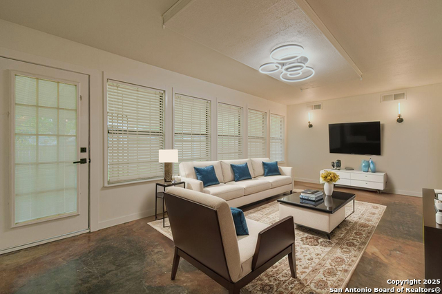 Image 3 of 47 For 12605 Moss Hollow