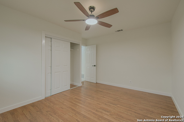 Image 31 of 47 For 12605 Moss Hollow