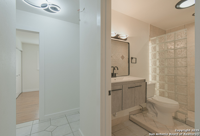 Image 37 of 47 For 12605 Moss Hollow