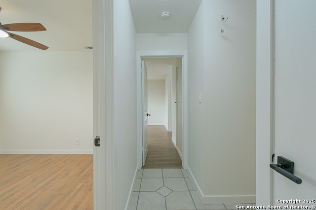 Image 38 of 47 For 12605 Moss Hollow