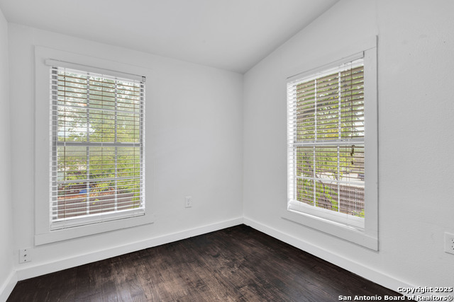 Image 7 of 14 For 618 Atlanta St  4