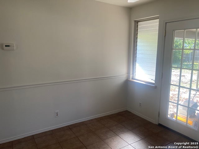 Image 3 of 18 For 5406 Sir Robert