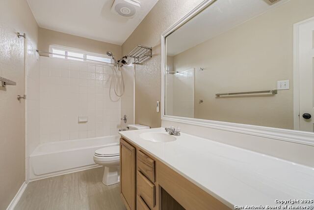 Image 10 of 20 For 203 Adelaide Oaks