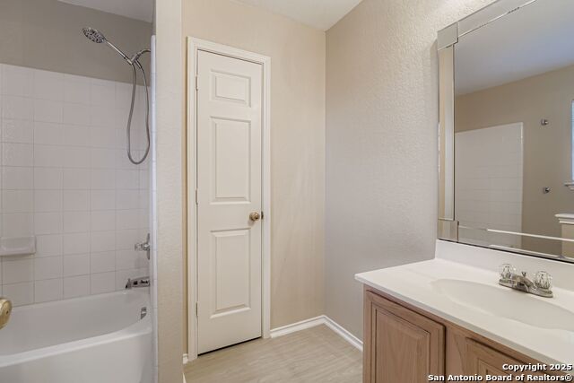 Image 13 of 20 For 203 Adelaide Oaks