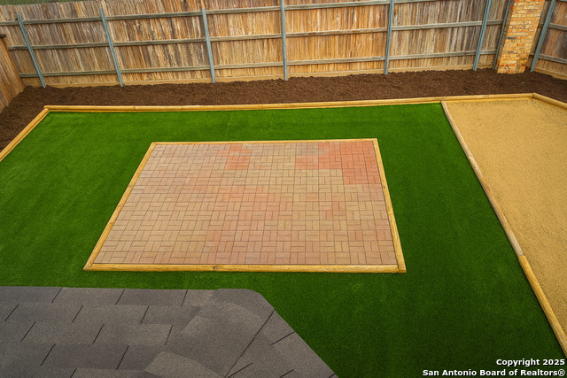 Image 17 of 20 For 203 Adelaide Oaks