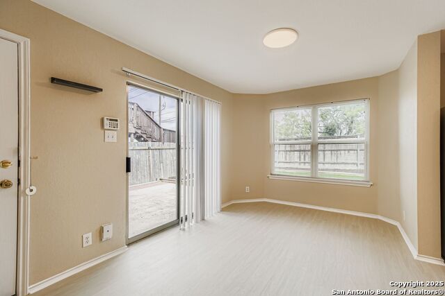 Image 4 of 20 For 203 Adelaide Oaks