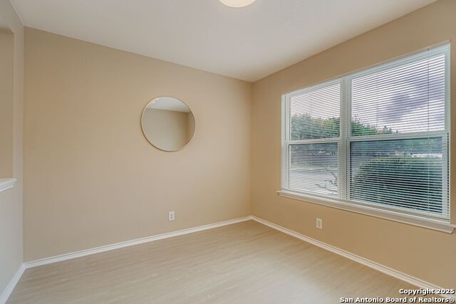 Image 8 of 20 For 203 Adelaide Oaks