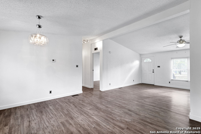 Image 13 of 30 For 5107 Savannah Chase