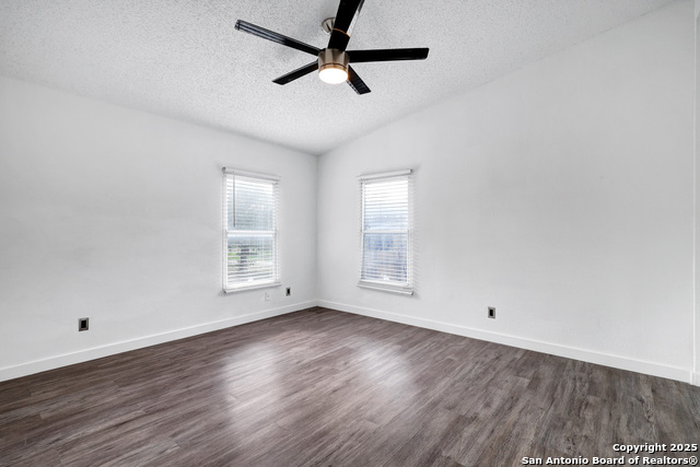 Image 14 of 30 For 5107 Savannah Chase