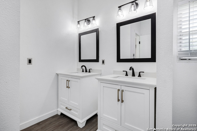 Image 16 of 30 For 5107 Savannah Chase