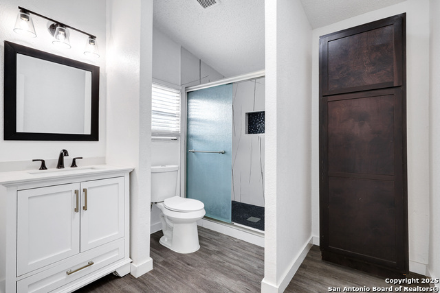 Image 17 of 30 For 5107 Savannah Chase