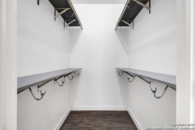 Image 21 of 30 For 5107 Savannah Chase