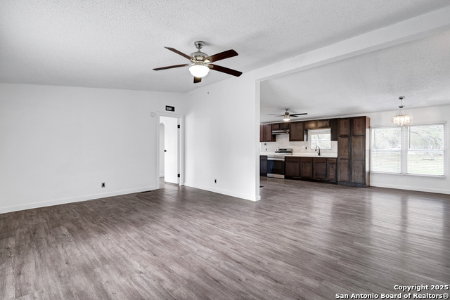 Image 6 of 30 For 5107 Savannah Chase