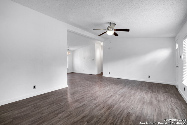 Image 7 of 30 For 5107 Savannah Chase