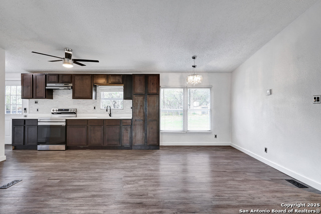 Image 8 of 30 For 5107 Savannah Chase