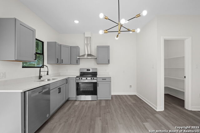 Image 16 of 30 For 627 Olive St, #101,201 S