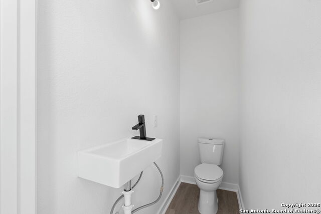 Image 19 of 30 For 627 Olive St, #101,201 S