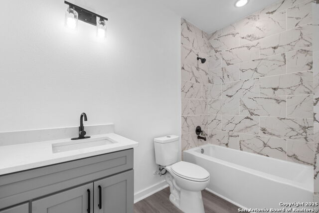 Image 21 of 30 For 627 Olive St, #101,201 S