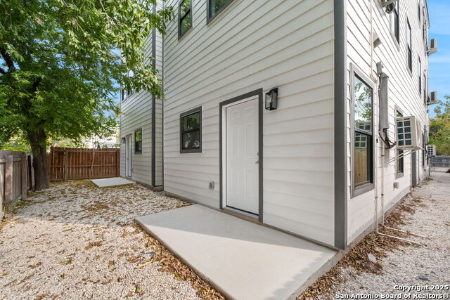 Image 26 of 30 For 627 Olive St, #101,201 S