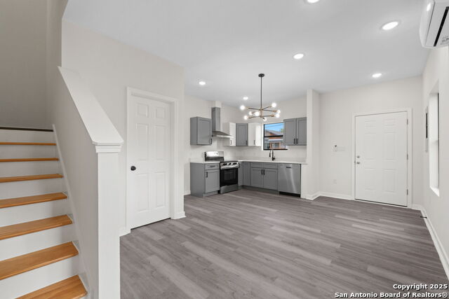 Image 4 of 30 For 627 Olive St, #101,201 S