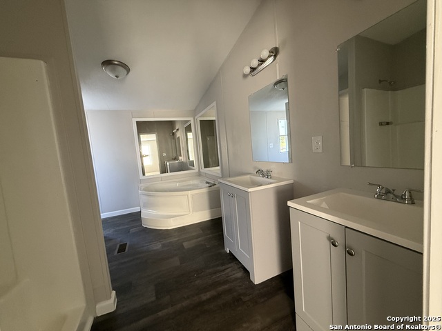 Image 15 of 23 For 523 Mansfield