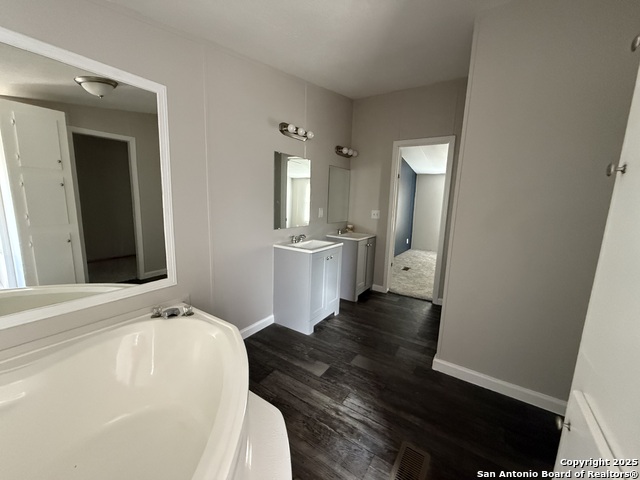 Image 16 of 23 For 523 Mansfield