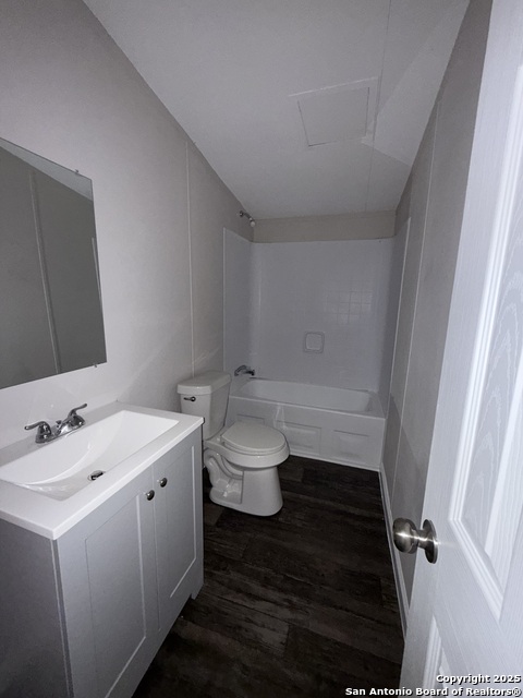 Image 18 of 23 For 523 Mansfield